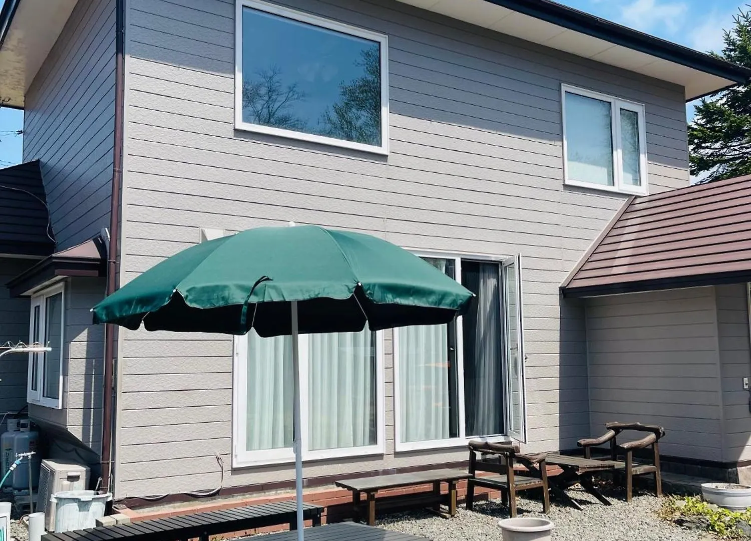 民泊joyful天然温泉付きログハウス Shiraoi Holiday home